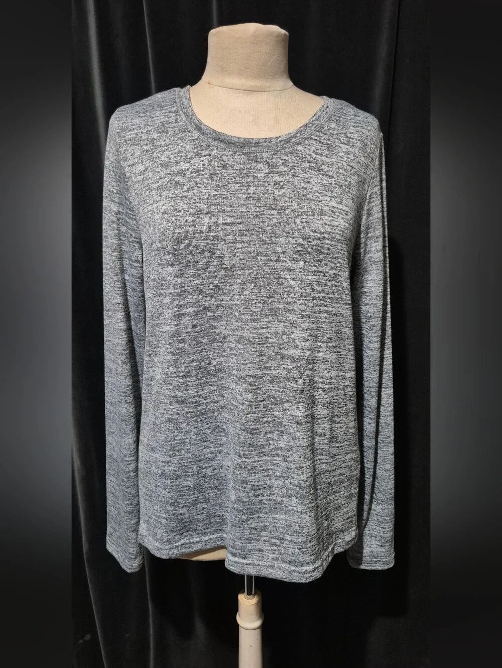 Men's Heather Gray Long-Sleeve Crewneck Sweater (Box C)